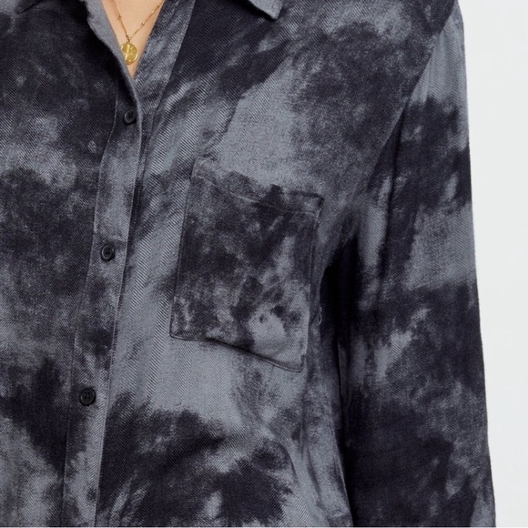 Rails • Hunter Charcoal Tie Dye Button Down Shirt - Picture 4 of 11